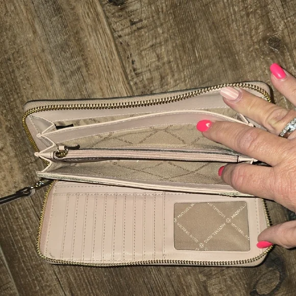 Michael Kors Tan Signature Wristlet - Picture 2 of 4